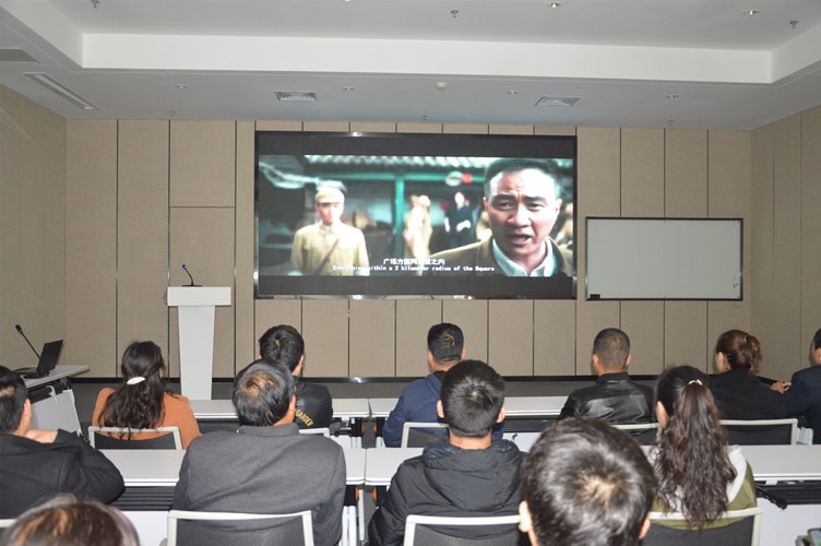 集体观影_副本.jpg 集体观影_副本.jpg