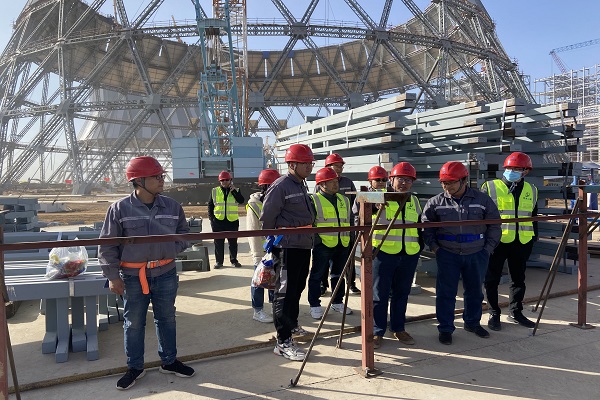 图片三:集团公司领导检查施工现场 - 副本.jpg 图片三:集团公司领导检查施工现场 - 副本.jpg